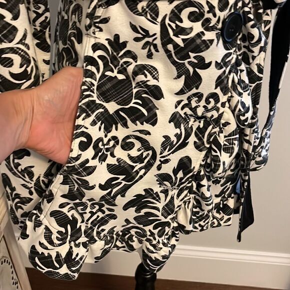 Self Esteem Fashion Coat. Size Large. Runs Small. Black/cream waverly print. - Picture 3 of 8